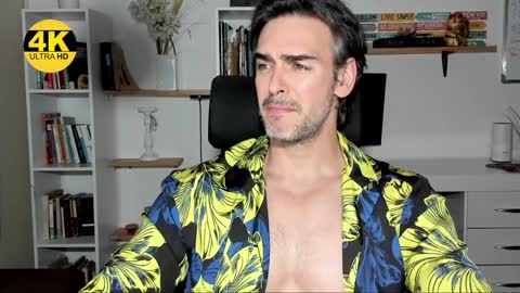 Snapshot of hot_martin25 chatting on 12/18/24, 03:22 Martin online show from 12/18/24, 03:22