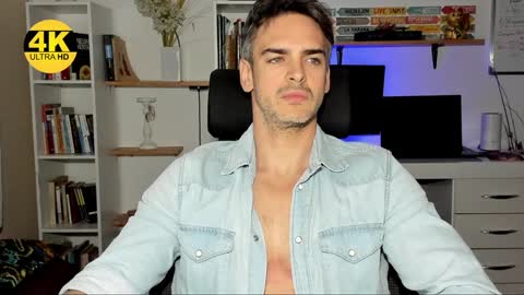 Snapshot of hot_martin25 chatting on 12/26/24, 01:21 Martin online show from 12/26/24, 01:21