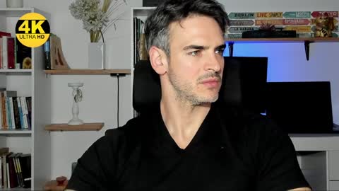 Snapshot of hot_martin25 chatting on 12/27/24, 07:35 Martin online show from 12/27/24, 07:35