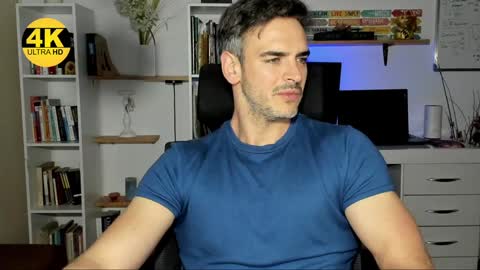 Snapshot of hot_martin25 chatting on 12/29/24, 10:03 Martin online show from 12/29/24, 10:03