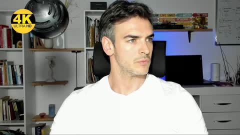 Snapshot of hot_martin25 chatting on 01/17/25, 04:04 Martin online show from 01/17/25, 04:04