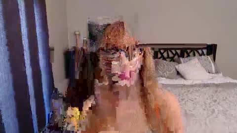 Rose Redwood online show from 09/24/25, 11:08