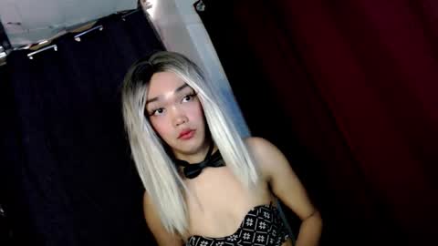 Snapshot of hot_moma69 chatting on 03/18/26, 02:04 hot_moma69 online show from 03/18/26, 02:04