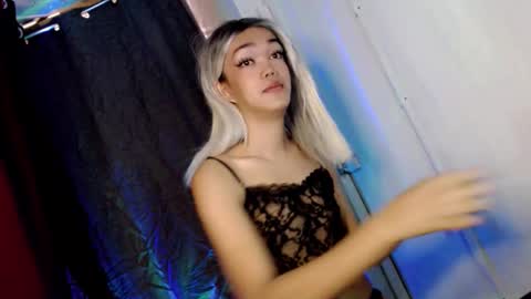 Snapshot of hot_moma69 chatting on 03/21/26, 02:05 hot_moma69 online show from 03/21/26, 02:05