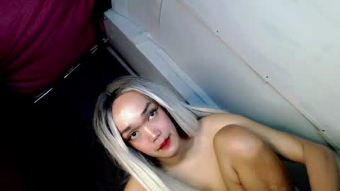 Snapshot of hot_moma69 chatting on 04/01/26, 10:49 hot_moma69 online show from 04/01/26, 10:49