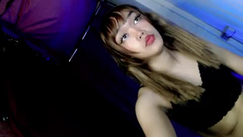 Snapshot of hot_moma69 chatting on 04/09/26, 10:09 hot_moma69 online show from 04/09/26, 10:09