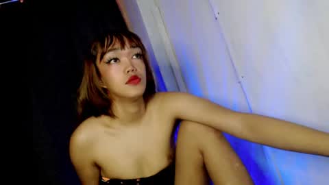 Snapshot of hot_moma69 chatting on 04/13/26, 02:28 hot_moma69 online show from 04/13/26, 02:28