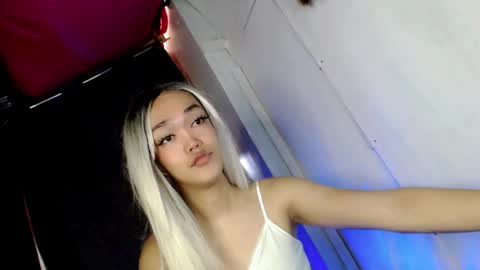 Snapshot of hot_moma69 chatting on 04/14/26, 07:25 hot_moma69 online show from 04/14/26, 07:25