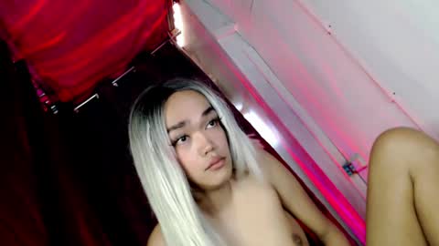 Snapshot of hot_moma69 chatting on 04/16/26, 05:19 hot_moma69 online show from 04/16/26, 05:19