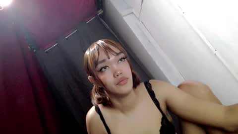 Snapshot of hot_moma69 chatting on 04/17/26, 11:57 hot_moma69 online show from 04/17/26, 11:57