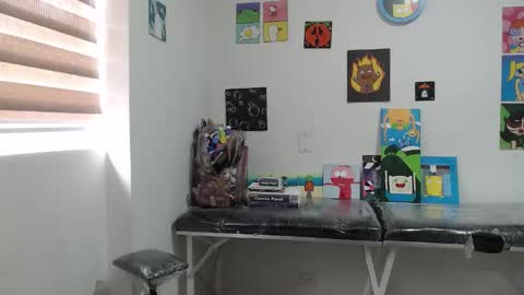 Mia online show from 09/16/25, 01:23