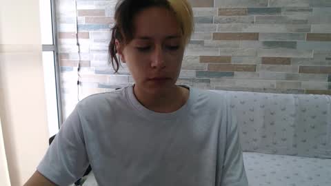 Mia online show from 09/25/25, 01:04