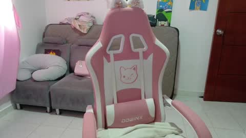 Snapshot of hot_mommymia chatting on 04/02/26, 06:38 Mia online show from 04/02/26, 06:38