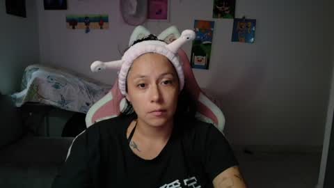 Snapshot of hot_mommymia chatting on 06/25/26, 08:13 Mia online show from 06/25/26, 08:13