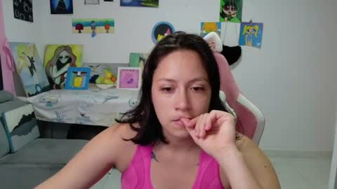 Snapshot of hot_mommymia chatting on 07/04/26, 06:14 Mia online show from 07/04/26, 06:14