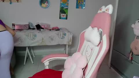 Snapshot of hot_mommymia chatting on 07/22/26, 01:58 Mia online show from 07/22/26, 01:58