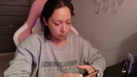 Snapshot of hot_mommymia chatting on 08/03/26, 03:16 Mia online show from 08/03/26, 03:16