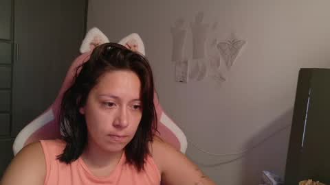 Snapshot of hot_mommymia chatting on 08/05/26, 03:59 Mia online show from 08/05/26, 03:59