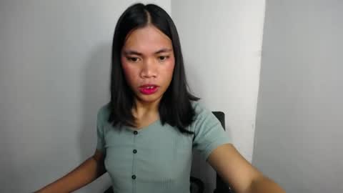 Snapshot of hot_pauline chatting on 06/27/26, 11:54 hot_pauline online show from 06/27/26, 11:54