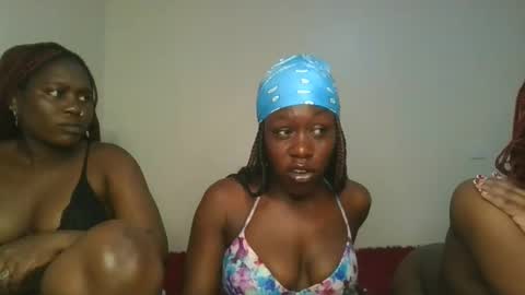 Snapshot of hot_petite1 chatting on 11/05/25, 06:02 Hot petite online show from 11/05/25, 06:02