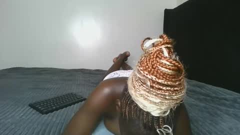 Snapshot of hot_petite1 chatting on 03/25/26, 05:52 Hot petite online show from 03/25/26, 05:52