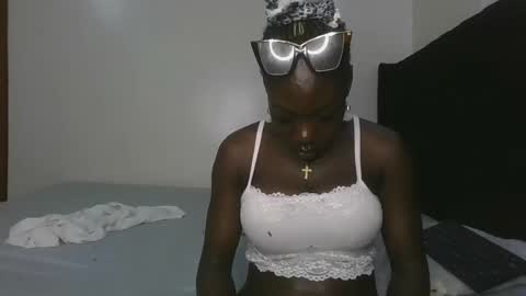 Snapshot of hot_petite1 chatting on 04/03/26, 02:48 Hot petite online show from 04/03/26, 02:48