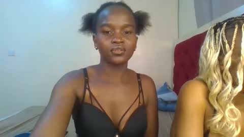 Snapshot of hot_petite1 chatting on 06/09/26, 09:48 Hot petite online show from 06/09/26, 09:48