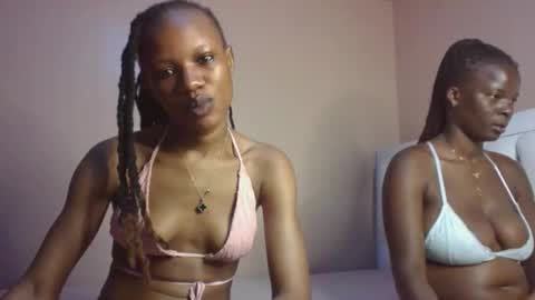 Snapshot of hot_petite100 chatting on 10/07/25, 07:33 hot petite100 online show from 10/07/25, 07:33