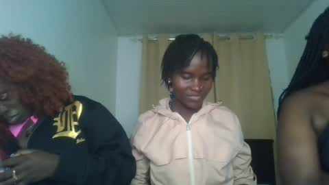 Snapshot of hot_petite12 chatting on 07/25/26, 09:56 Petite online show from 07/25/26, 09:56