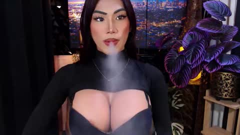 Snapshot of hot_pleasure_cock chatting on 12/05/25, 10:24 Julli Anna online show from 12/05/25, 10:24