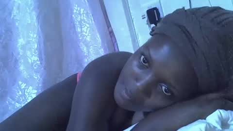 Snapshot of hot_raylah chatting on 04/24/26, 08:11 RAYLAH online show from 04/24/26, 08:11