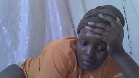 Snapshot of hot_raylah chatting on 04/29/26, 10:41 RAYLAH online show from 04/29/26, 10:41