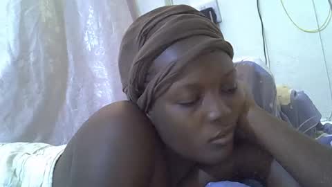 Snapshot of hot_raylah chatting on 05/04/26, 07:48 RAYLAH online show from 05/04/26, 07:48