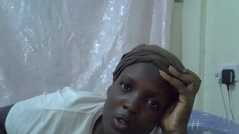 Snapshot of hot_raylah chatting on 05/31/26, 06:09 RAYLAH online show from 05/31/26, 06:09