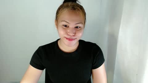 Snapshot of hot_selenaxx chatting on 10/04/25, 06:06 Selena online show from 10/04/25, 06:06