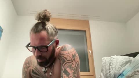 Snapshot of hot_sex83 chatting on 12/17/25, 06:58 letmedoo2 online show from 12/17/25, 06:58