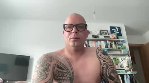 Snapshot of hot_sex83 chatting on 04/20/26, 06:49 letmedoo2 online show from 04/20/26, 06:49