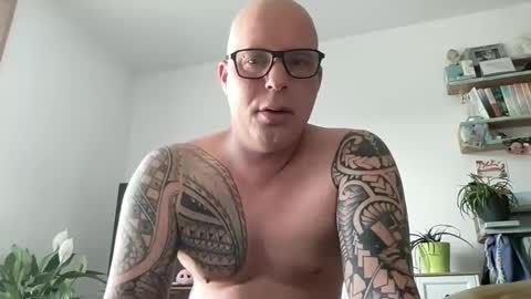 Snapshot of hot_sex83 chatting on 05/19/26, 06:20 letmedoo2 online show from 05/19/26, 06:20