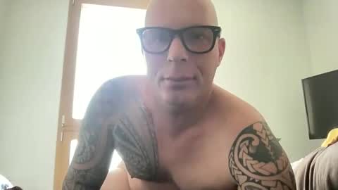 Snapshot of hot_sex83 chatting on 05/25/26, 04:02 letmedoo2 online show from 05/25/26, 04:02