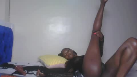 Snapshot of hot_sexxxy_girl chatting on 06/14/26, 02:30 Milly online show from 06/14/26, 02:30