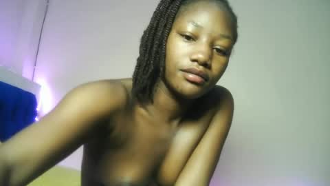 Snapshot of hot_sexxxy_girl chatting on 06/28/26, 12:38 Milly online show from 06/28/26, 12:38