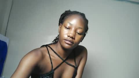 Snapshot of hot_sexxxy_girl chatting on 06/29/26, 12:50 Milly online show from 06/29/26, 12:50
