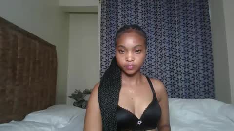 Snapshot of hot_sexy_babe chatting on 04/29/26, 11:14 Bellah online show from 04/29/26, 11:14