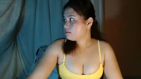 Snapshot of hot_sexy_mira chatting on 05/06/26, 12:41 mira online show from 05/06/26, 12:41