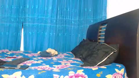 Hot Sharks   online show from 10/06/25, 07:50