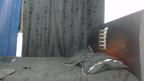 Snapshot of hot_sharks__ chatting on 03/18/26, 07:11 Hot Sharks online show from 03/18/26, 07:11