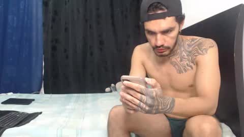 Snapshot of hot_sharks__ chatting on 04/08/26, 07:19 Hot Sharks online show from 04/08/26, 07:19