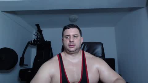 Snapshot of hot_stefano1 chatting on 12/28/24, 04:20 Stefano.. online show from 12/28/24, 04:20