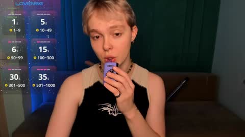 Snapshot of hot_twinkboy chatting on 02/05/25, 03:31 hot_twinkboy online show from 02/05/25, 03:31