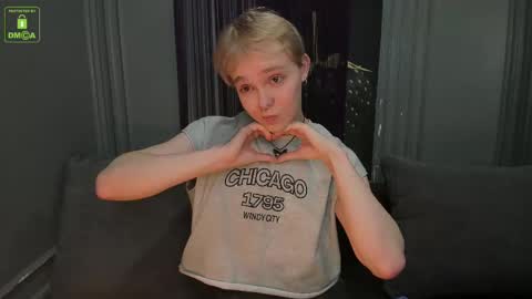 Snapshot of hot_twinkboy chatting on 02/15/25, 10:44 hot_twinkboy online show from 02/15/25, 10:44